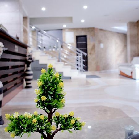 Geetika Galaxy Hotel Kanpur Extérieur photo