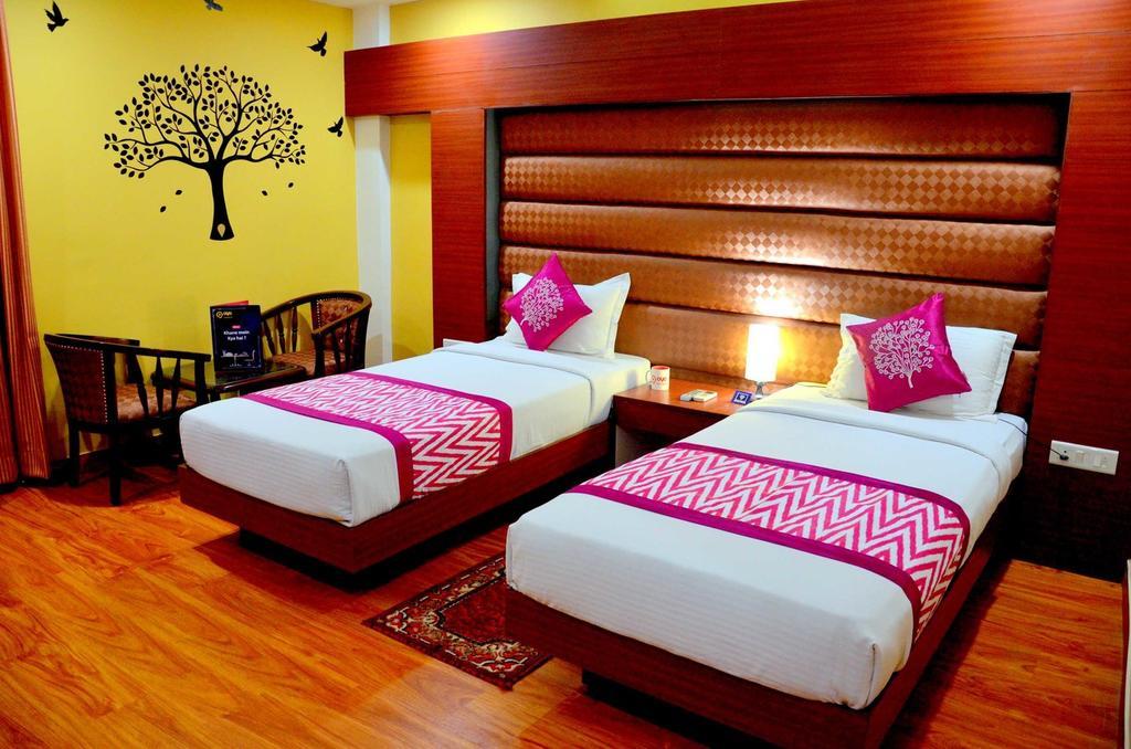 Geetika Galaxy Hotel Kanpur Extérieur photo