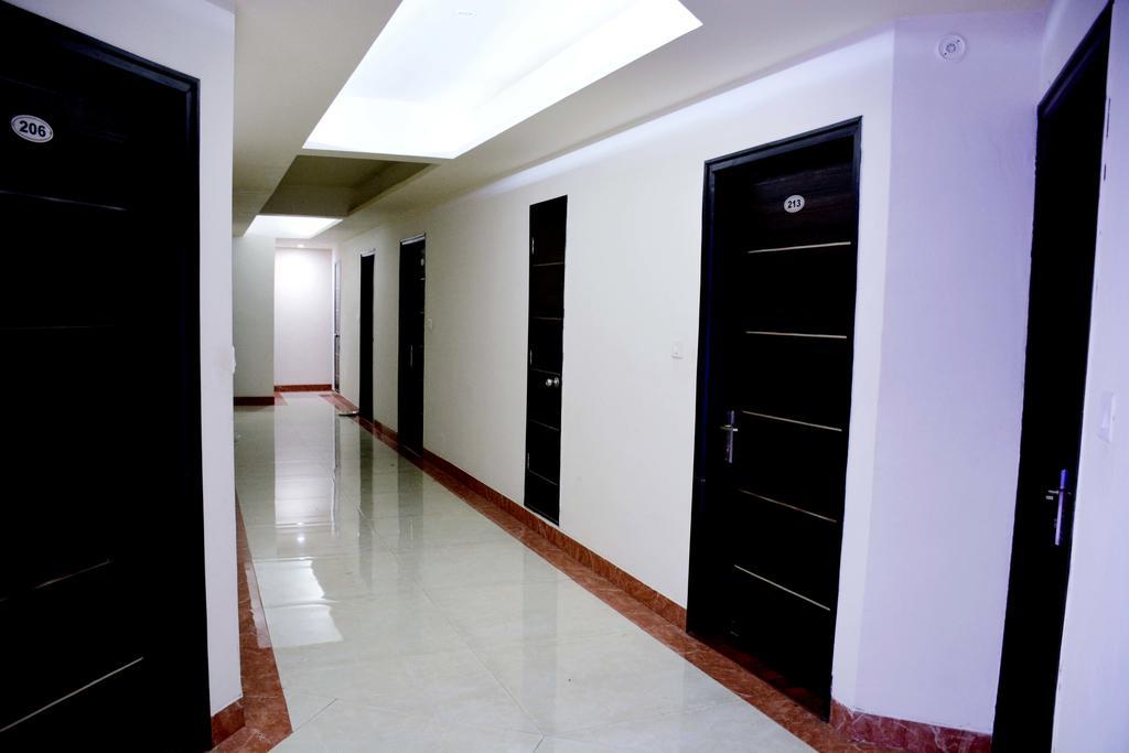 Geetika Galaxy Hotel Kanpur Extérieur photo